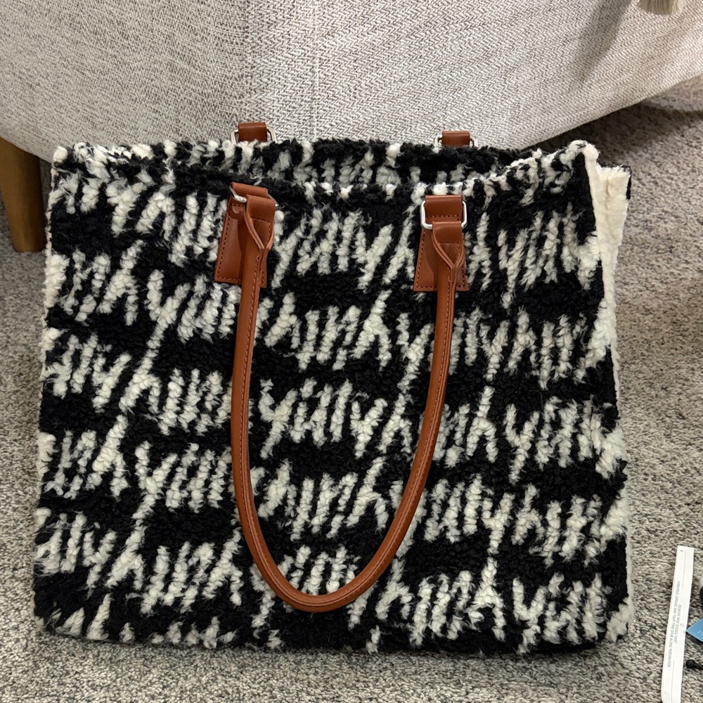 Yitty Black and White Patterned Tote Bag